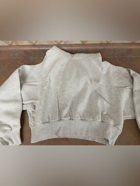 TNA “Cozy AF” Fleece Light Gray Cropped Sweatshirt